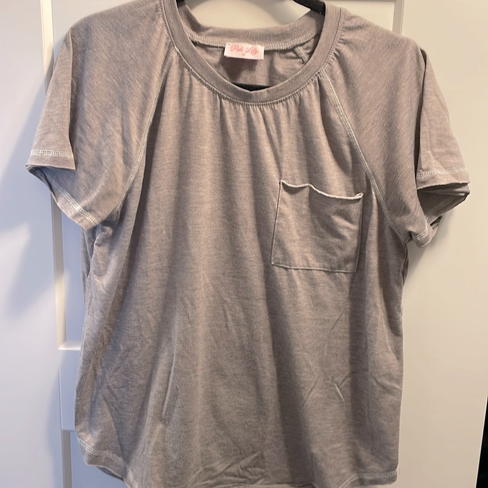 Women’s Pinklily size small gray oversized raw hem tshirt